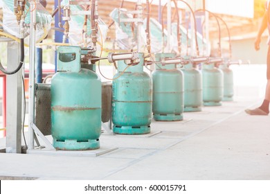 Filling Lpg Gas Bottle