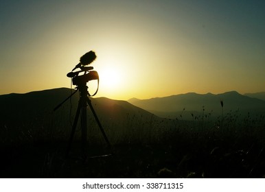 Filming In Nature / Sunset Filming / In Nature With Video Camera