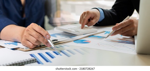 Financial Manager Meeting To Discuss The Success Of Growth Projects. Financial Statistics Professional Investor Work The Initial Project For The Strategic Plan With Paperwork, Laptop, Long Images.