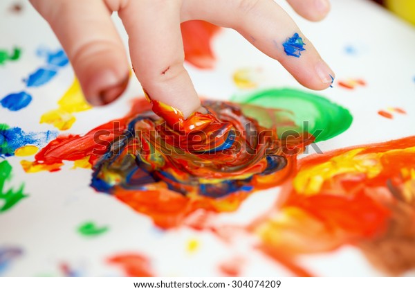 Finger\
painting