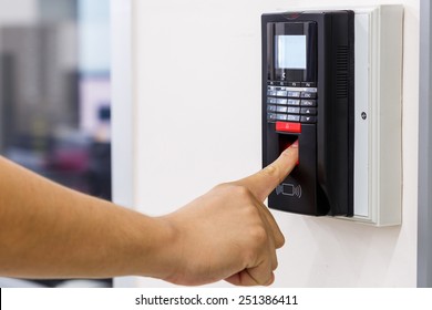 Finger print scan for unlock door security system 