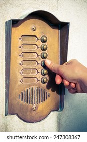  Finger Ringing A Door Bell