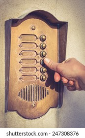  Finger Ringing A Door Bell - Vintage.