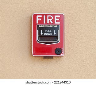 3,658 Pulling fire alarm box Images, Stock Photos & Vectors | Shutterstock