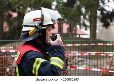 1,095 Firefighter radio Images, Stock Photos & Vectors | Shutterstock