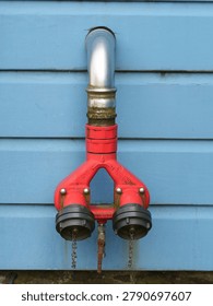 Fire hydrant connection, also known as a wall hydrant or supply valve for fire protection systems