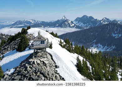 Fire Lookout at Central Cascades