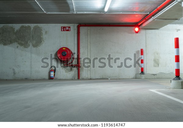 Fire\
safety in an underground parking garage in\
Antwerpen