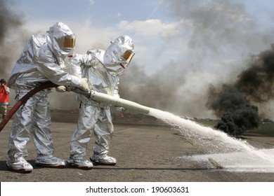 2,006 Airport firefighter Images, Stock Photos & Vectors | Shutterstock