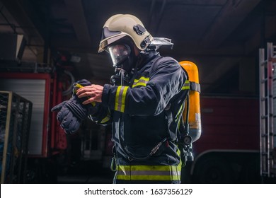 323 Chainsaw Accident Stock Photos, Images & Photography | Shutterstock