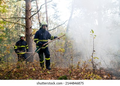 13,639 Firefighters in action Images, Stock Photos & Vectors | Shutterstock