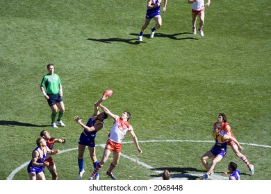 The First Bounce At 2006 Afl Grand Final