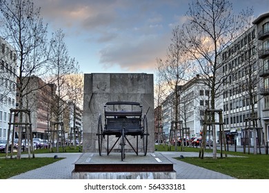 First Car In The World
Carl Benz Monument Mannheim