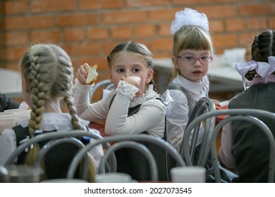 First Graders Eat In The School Cafeteria. Lunch In The Dining Room On September 1st. Moscow, Russia, September 2, 2019