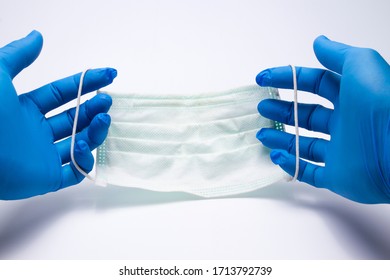 31,640 Doctor wearing mask gloves Images, Stock Photos & Vectors ...