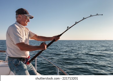 Fischer, die vom Boot aus fischen