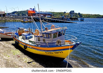 Fishing Boats In Castro Bay, Chiloé Island In Chile's Lake District. 11th Of January 2014 - Castro Chile, South America