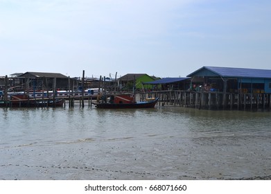 Fishing Village Pulau Ketam Pulau Ketam Stock Photo 668071660 ...