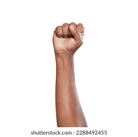 el puño aislado en blanco, la mano con los dedos cerrados fuertemente por la victoria, la libertad y las elecciones