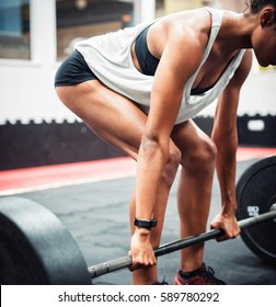 Fit Girl's Deadlift