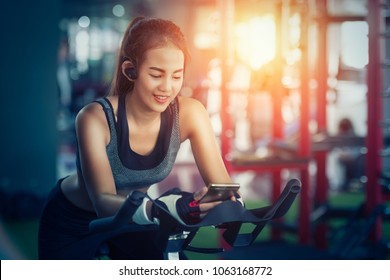 Fit People In A Spin Class At The Gym