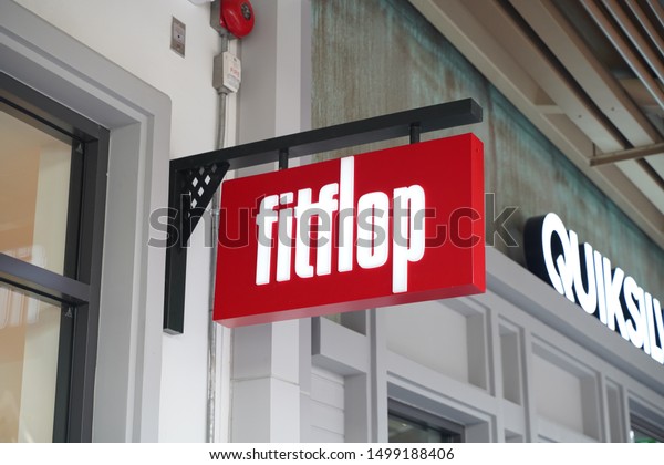 Fitflop Logo Neon Sign Central Village 