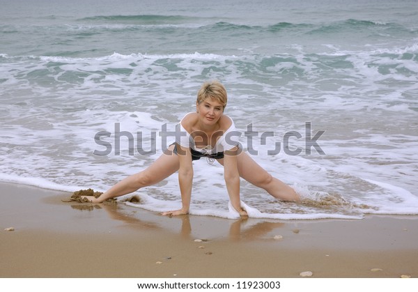 Mature Naked Women On The Beach
