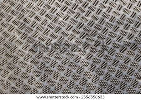 Five bar pattern on an aluminium anti-slip treadplate 
