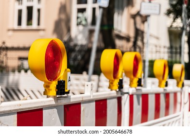 Five Redcolored Hazard Lights On Construction Stock Photo 2005646678 ...