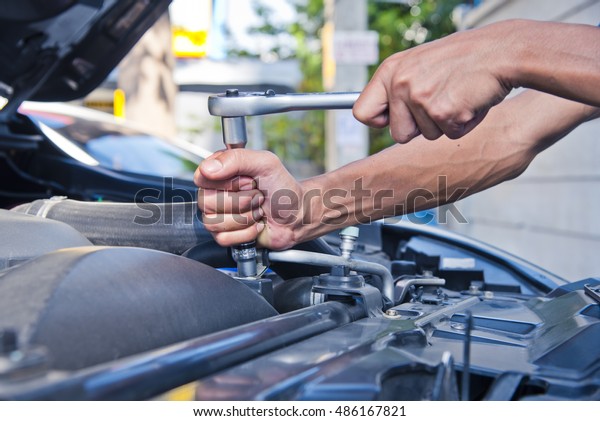 Fixing a
car, Check the condition of the car
engine.
