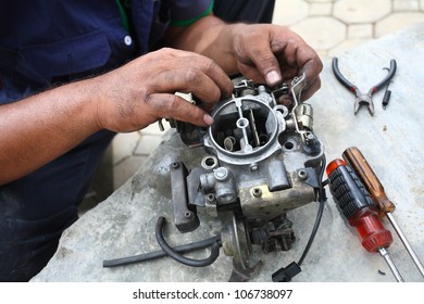 Fixing Car Engine,carburetor.