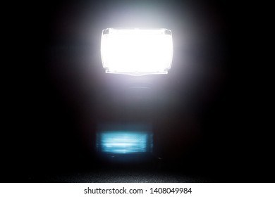 flash while working on a dark background, photo equipment, external flash