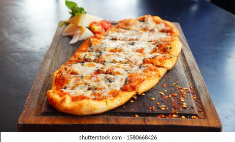 Flat Bread Pizza Images Stock Photos Vectors Shutterstock