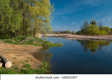 土手 の画像 写真素材 ベクター画像 Shutterstock