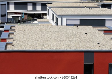 Flat roof with gravel