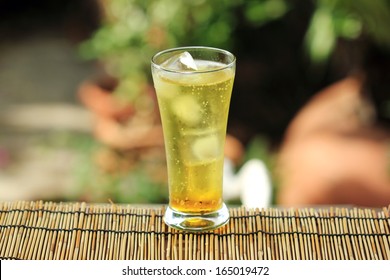 Flavor Brazilian Drink ,gold Guarana Soft Drink With Ice Cubes 