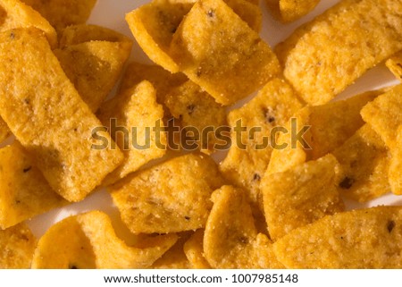 Flavored corn chips