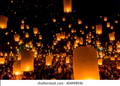 Floating lantern at Chiang Mai Province, Asia Thailand