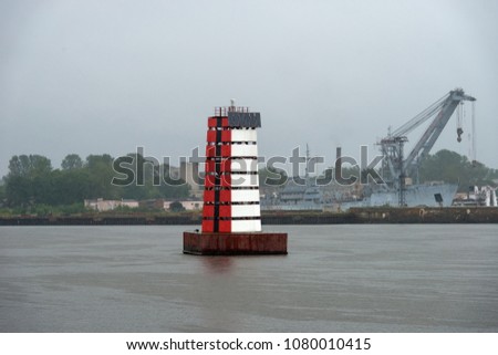 Floating navigation mark of the sea