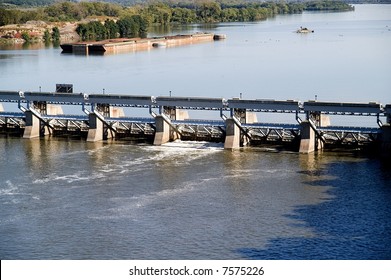 Floodgate At Illinois River Lock And Dam