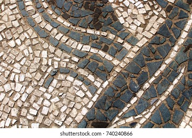 Floor pattern with tiles