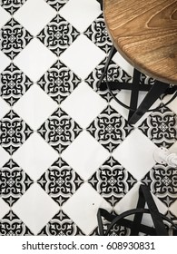 Floor tile