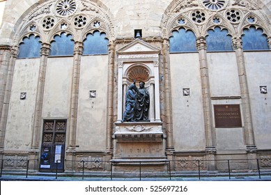 Florence, Italy - February 2014 : Orsanmichele Church: A Renaissance Church In Florence, Italy. Bronze Sculptures Were Made By Andrea Del Verrocchio And Represent Christ With Saint Thomas