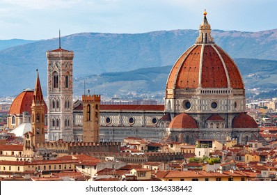 FLORENZ in Italien mit der großen Kuppel der Kathedrale Duomo di Firenze