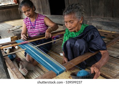 12,520 Weaving indonesia Images, Stock Photos & Vectors | Shutterstock