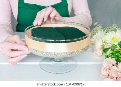 Florist At Work. How To Make Floral Decorations On Summer Party Table. Centerpiece With Rose, Dahlia And Hortensia Flowers. White Plates, Table Cloth, Romantic Wedding Reception. Step By Step, Diy. 