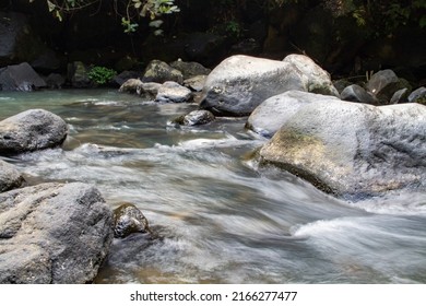 Flow River Water Flowing Through Rocks Stock Photo 2166277477 ...