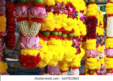 Flower garland for offering to monks.