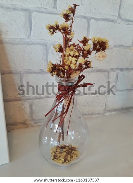 Flower Vase Coffee Shop Stock Photo Edit Now 1163137537