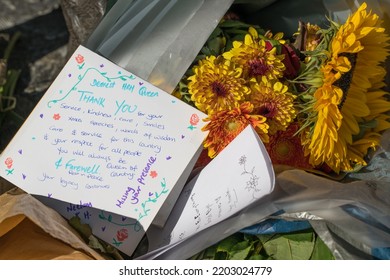 Flowers And Hand Written Note Remembering Queen Elizabeth II After Her Death. London - 17th September 2022